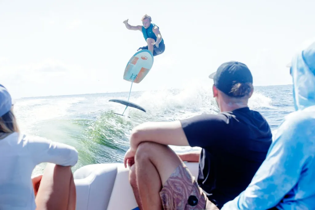 Horizon Foil Board | Launch Alloy 1200 Fuselock Foil Package 2026<Liquid Force Discount