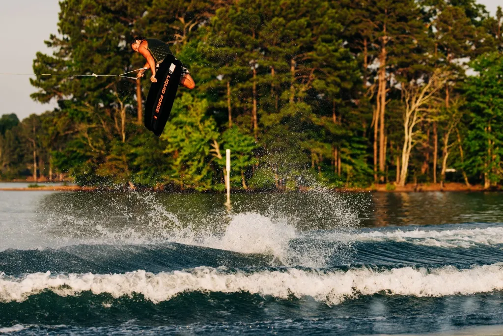 2025 Remedy Aero Wakeboard<Liquid Force Clearance