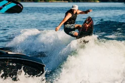 2025 Syncro Wakesurf Board<Liquid Force New