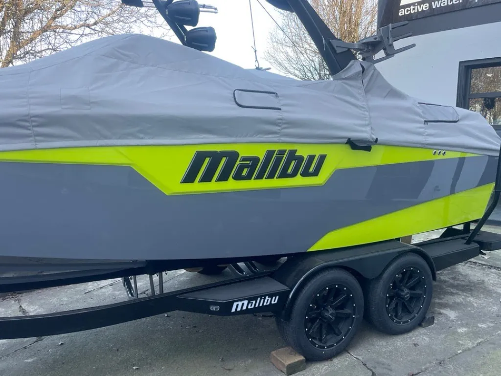 LG Decal - Black (5992926)<Malibu Hot